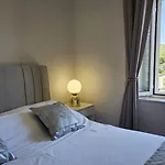Teo's & شقة